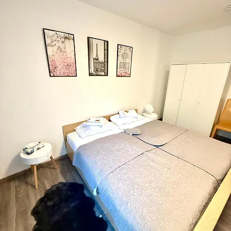 Sweet 15 Apartment *