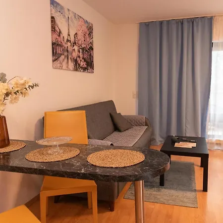Appartement 15-zentrales 2-zimmer Apartment-wlan,magenta Tv Und Grosse Balkon Mit Gartenblick