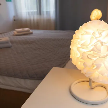 Appartement 15-zentrales 2-zimmer Apartment-wlan,magenta Tv Und Grosse Balkon Mit Gartenblick Wiesbaden