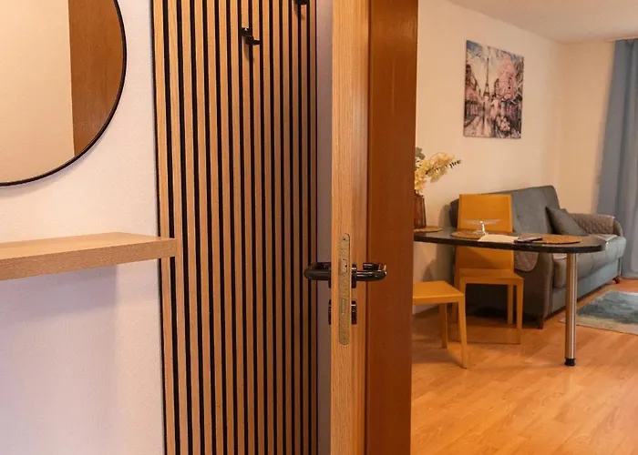 15-zentrales 2-zimmer Apartment-wlan,magenta Tv Und Grosse Balkon Mit Gartenblick *